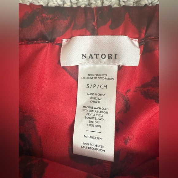 NWT Natori Pajama Pants Silky Red Black Floral Size Small - Picture 6 of 6